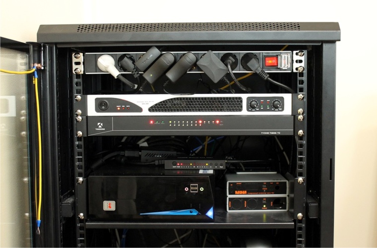 сеть ВКС,HD видеоконференцсвязь,актовый зал с системой ВКС,переговорная с системой ВКС