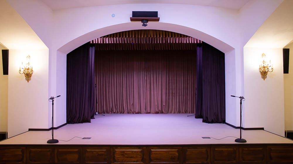 Техническое оснащение актового зала с мини-театром